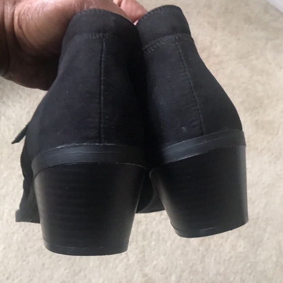 American Eagle Black Faux Suede Side Zip with Tassel Pointed Toe Ankle Boots-9 - Picture 7 of 8